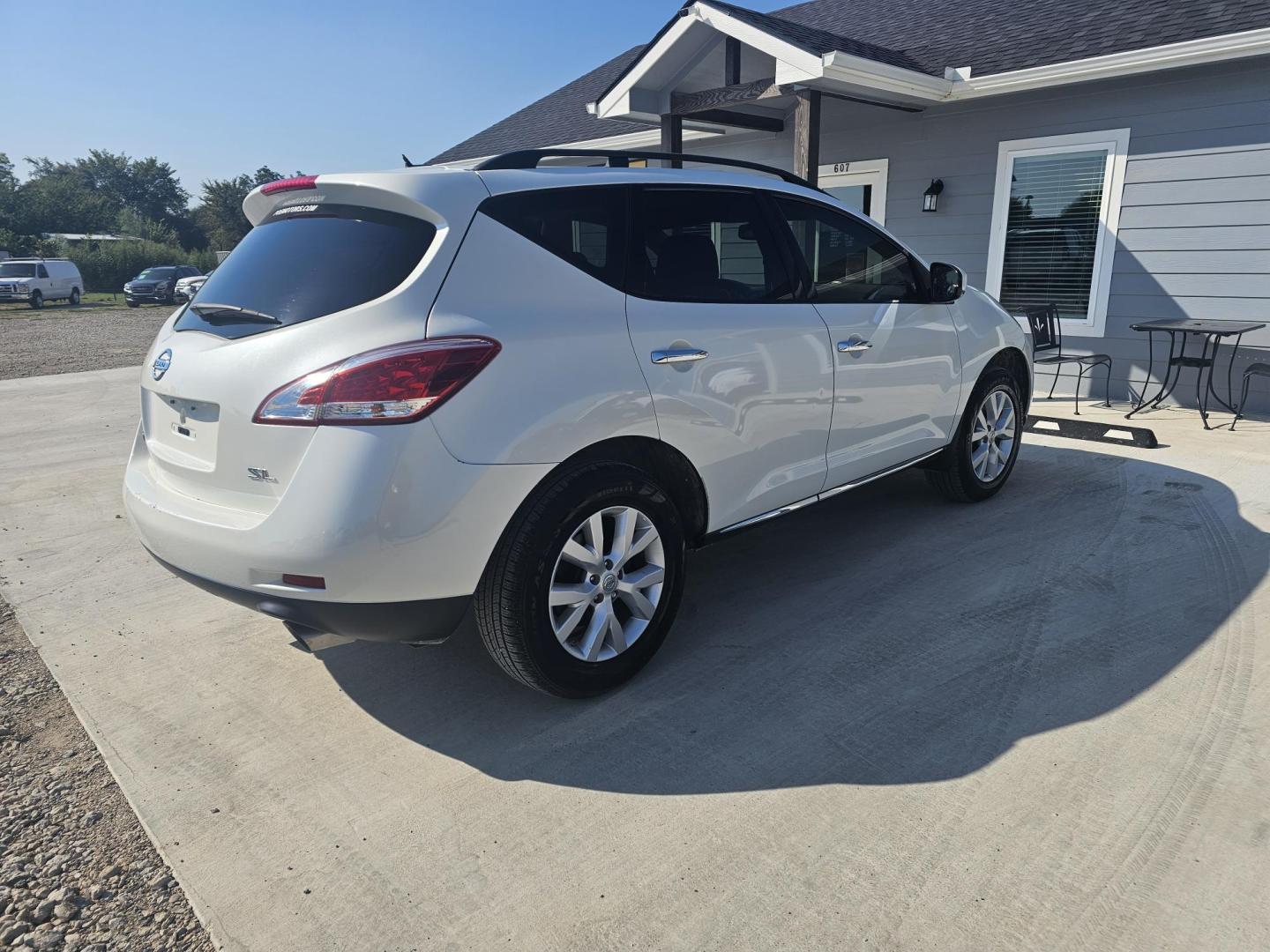2013 WHITE Nissan Murano SV (JN8AZ1MU9DW) with an 3.5L V6 DOHC 24V engine, Continuously Variable Transmission transmission, located at 607 S Seven Points BLVD, Seven Points, TX, 75143, (430) 255-4030, 32.313934, -96.207932 - Photo#2