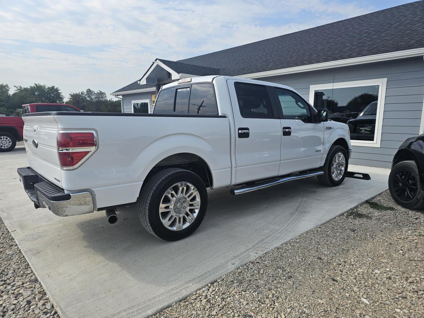 2012 WHITE Ford F-150 XLT SuperCrew 6.5-ft. Bed 2WD (1FTFW1CT0CK) with an 3.5L V6 TURBO engine, 6-Speed Automatic transmission, located at 607 S Seven Points BLVD, Seven Points, TX, 75143, (430) 255-4030, 32.313934, -96.207932 - Photo#2