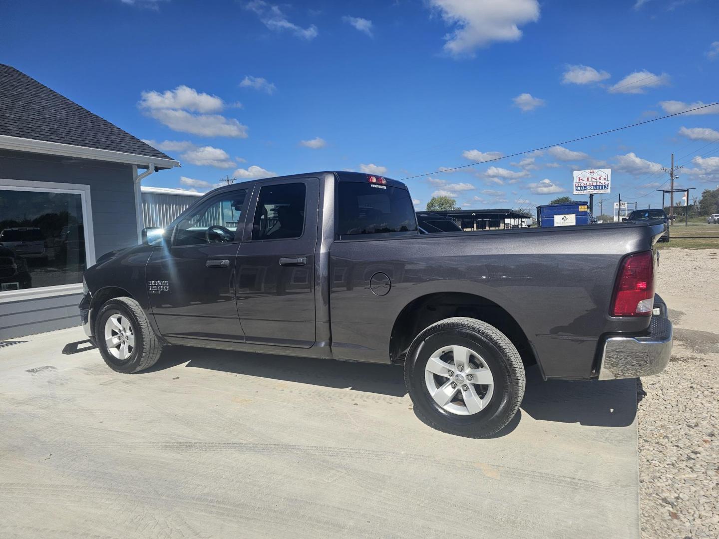 2019 GRAY RAM 1500 Tradesman Quad Cab 2WD (1C6RR6FG8KS) with an 3.6L V6 DOHC 24V FFV engine, 8A transmission, located at 607 S Seven Points BLVD, Seven Points, TX, 75143, (430) 255-4030, 32.313934, -96.207932 - Photo#3