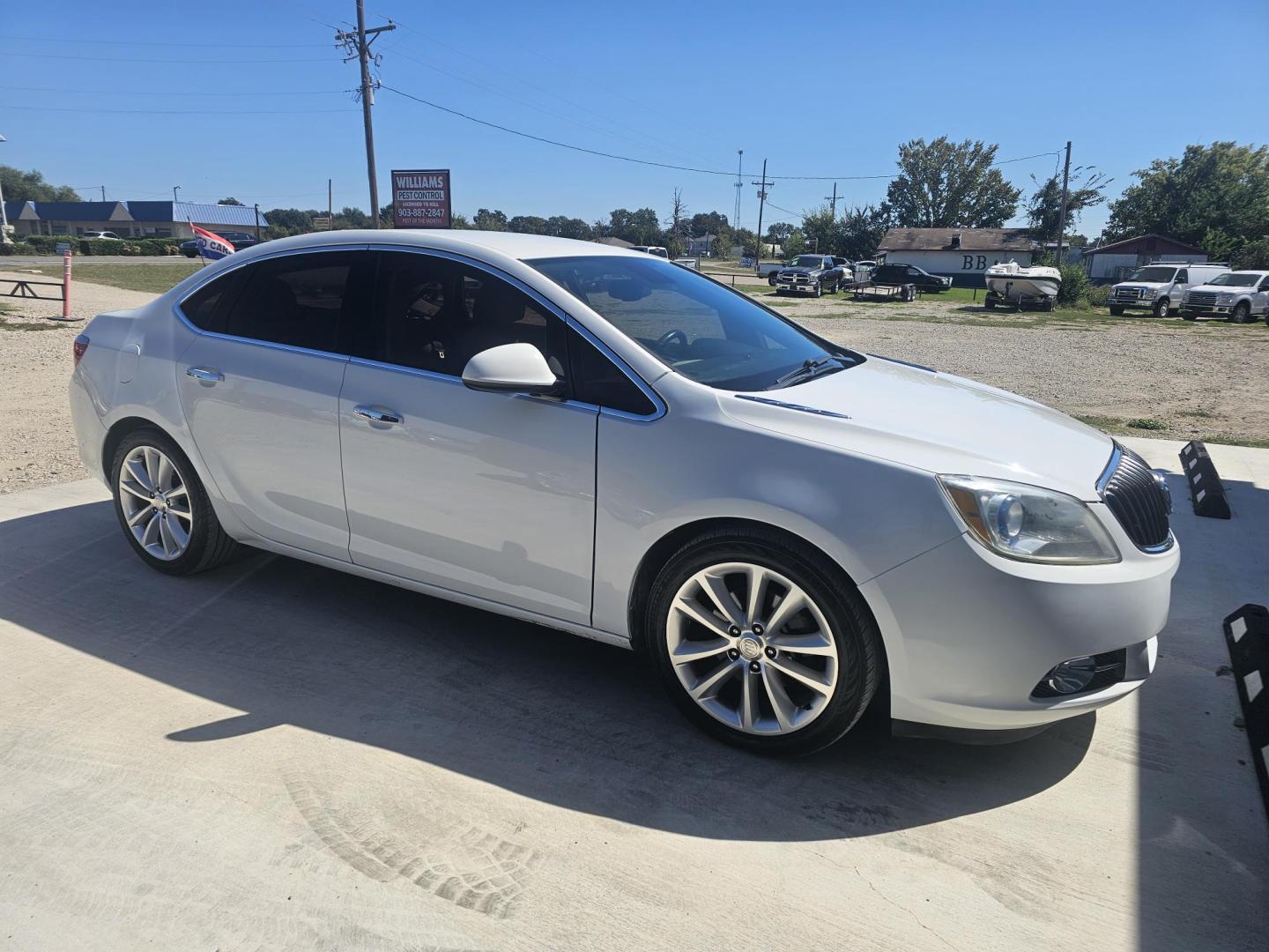 2013 WHITE Buick Verano Base (1G4PP5SK1D4) with an 2.4L L4 DOHC 16V FFV engine, 6-Speed Automatic transmission, located at 607 S Seven Points BLVD, Seven Points, TX, 75143, (430) 255-4030, 32.313934, -96.207932 - Photo#1