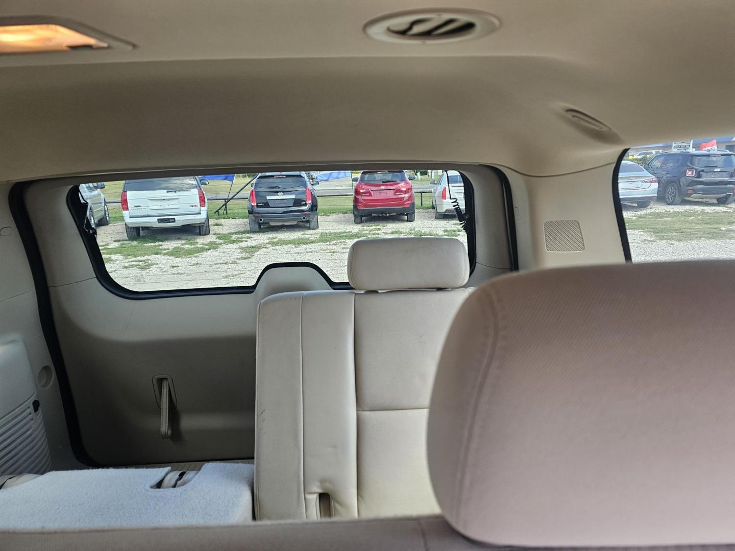 2013 GOLD Chevrolet Tahoe LS 2WD (1GNSCAE00DR) with an 5.3L V8 OHV 16V FFV engine, 6-Speed Automatic transmission, located at 607 S Seven Points BLVD, Seven Points, TX, 75143, (430) 255-4030, 32.313934, -96.207932 - Photo#6