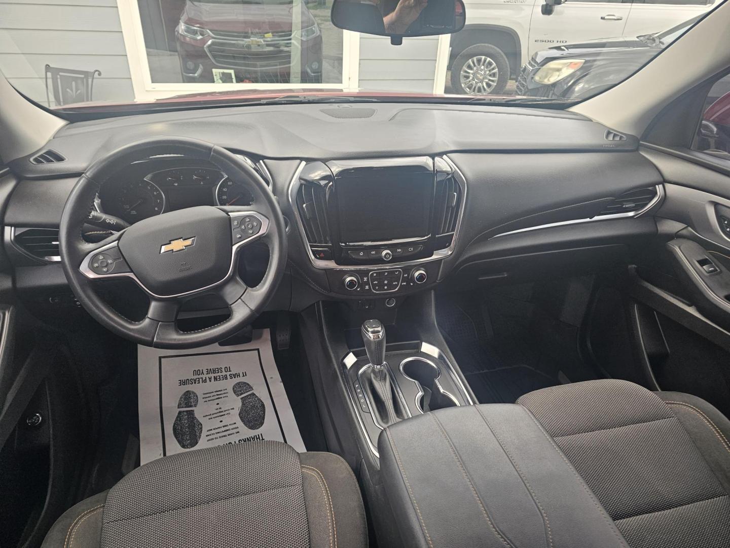 2018 RED Chevrolet Traverse LT Cloth FWD (1GNERGKWXJJ) with an 3.6L V6 DOHC 24V engine, 9A transmission, located at 607 S Seven Points BLVD, Seven Points, TX, 75143, (430) 255-4030, 32.313934, -96.207932 - Photo#4