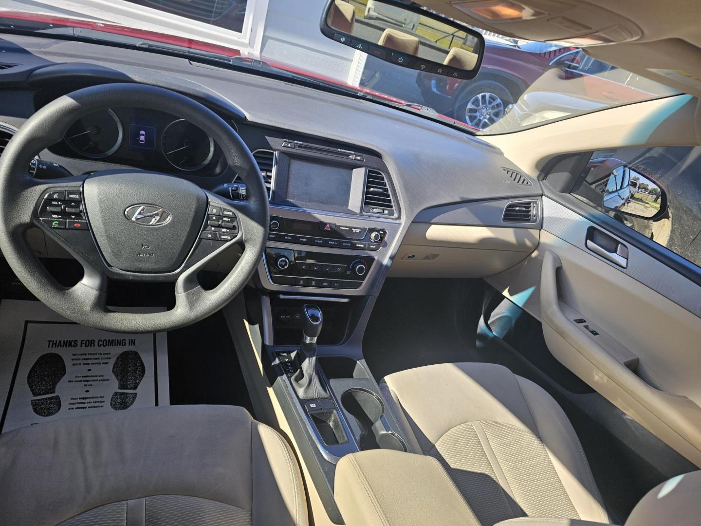 2017 MAROON Hyundai Sonata SE (5NPE24AF2HH) with an 2.4L L4 DOHC 16V engine, 7A transmission, located at 607 S Seven Points BLVD, Seven Points, TX, 75143, (430) 255-4030, 32.313934, -96.207932 - Photo#4