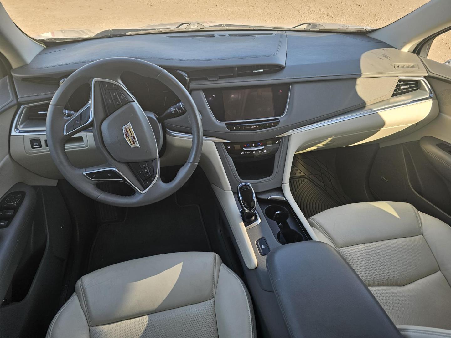 2018 WHITE Cadillac XT5 Luxury (1GYKNCRS3JZ) with an 3.6L V6 DOHC 24V engine, 8A transmission, located at 607 S Seven Points BLVD, Seven Points, TX, 75143, (430) 255-4030, 32.313934, -96.207932 - Photo#4