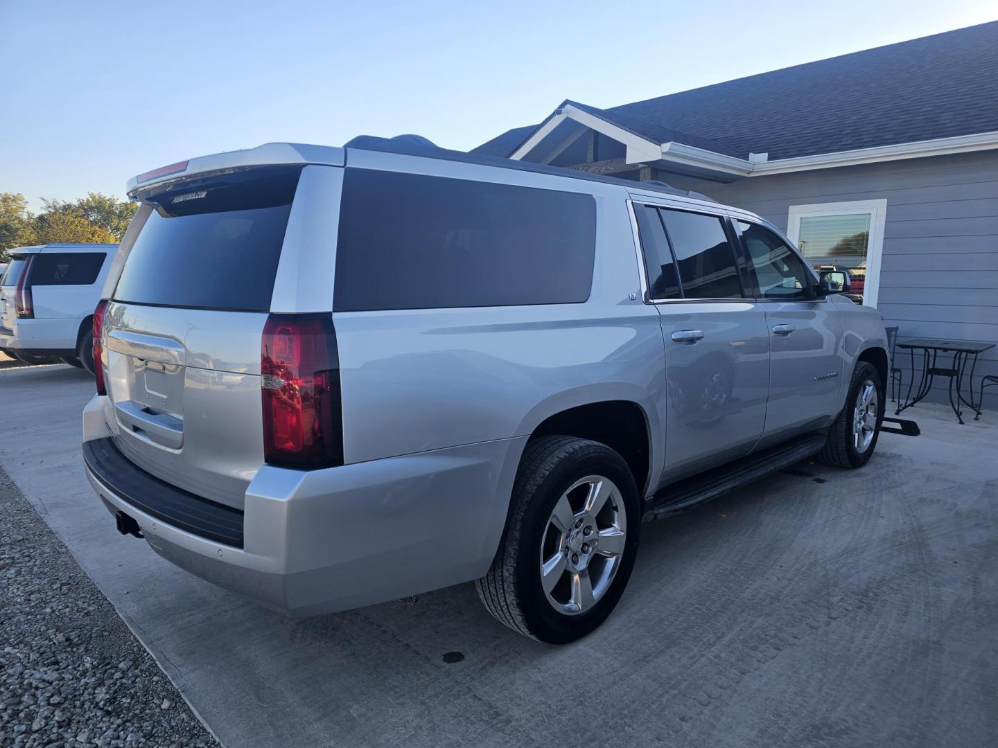 2015 SILVER Chevrolet Suburban LT 1500 2WD (1GNSCJKC4FR) with an 5.3L V8 OHV 16V engine, 6-Speed Automatic transmission, located at 607 S Seven Points BLVD, Seven Points, TX, 75143, (430) 255-4030, 32.313934, -96.207932 - Photo#2