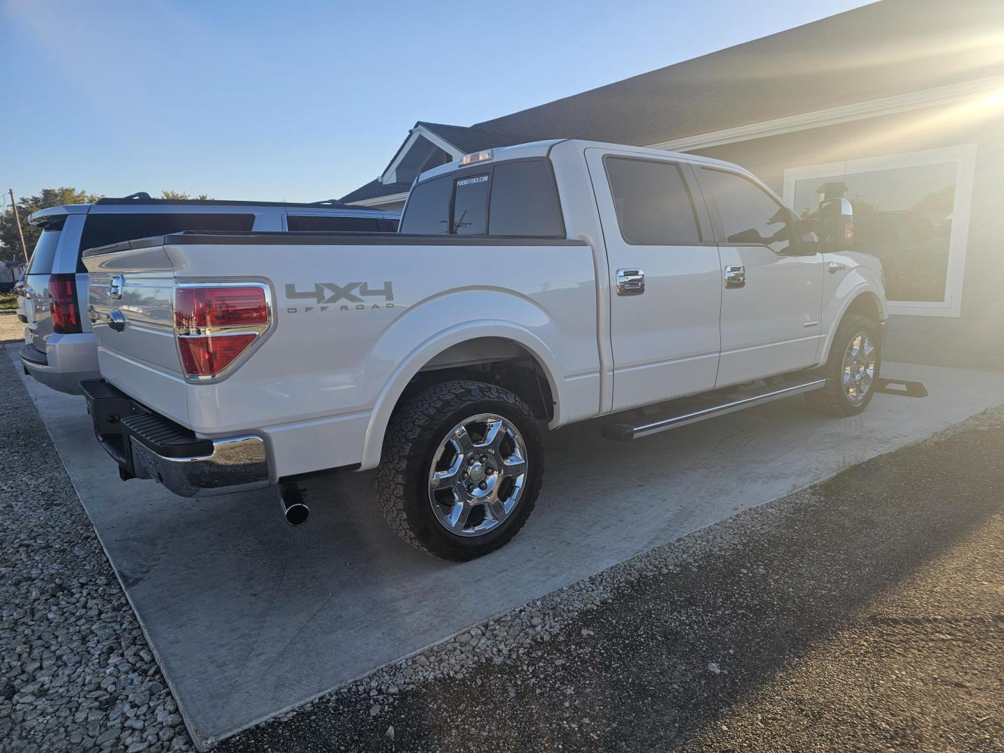 2013 WHITE Ford F-150 XLT KING RANCH 6.5-ft. Bed 4WD (1FTFW1ETXDK) with an 3.5L V6 TURBO engine, 6-Speed Automatic transmission, located at 607 S Seven Points BLVD, Seven Points, TX, 75143, (430) 255-4030, 32.313934, -96.207932 - Photo#2