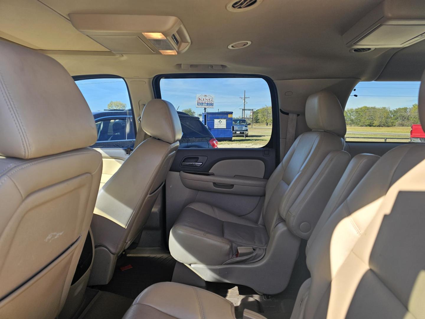 2014 BLACK Chevrolet Suburban LTZ 1500 4WD (1GNSKKE77ER) with an 5.3L V8 OHV 16V FFV engine, 6-Speed Automatic transmission, located at 607 S Seven Points BLVD, Seven Points, TX, 75143, (430) 255-4030, 32.313934, -96.207932 - Photo#5