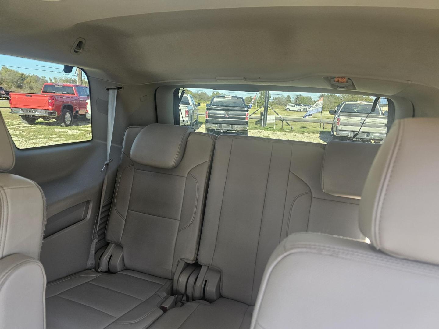 2016 WHITE GMC Yukon Denali 4WD (1GKS2CKJ3GR) with an 6.2L V8 OHV 16V engine, 6A transmission, located at 607 S Seven Points BLVD, Seven Points, TX, 75143, (430) 255-4030, 32.313934, -96.207932 - Photo#6