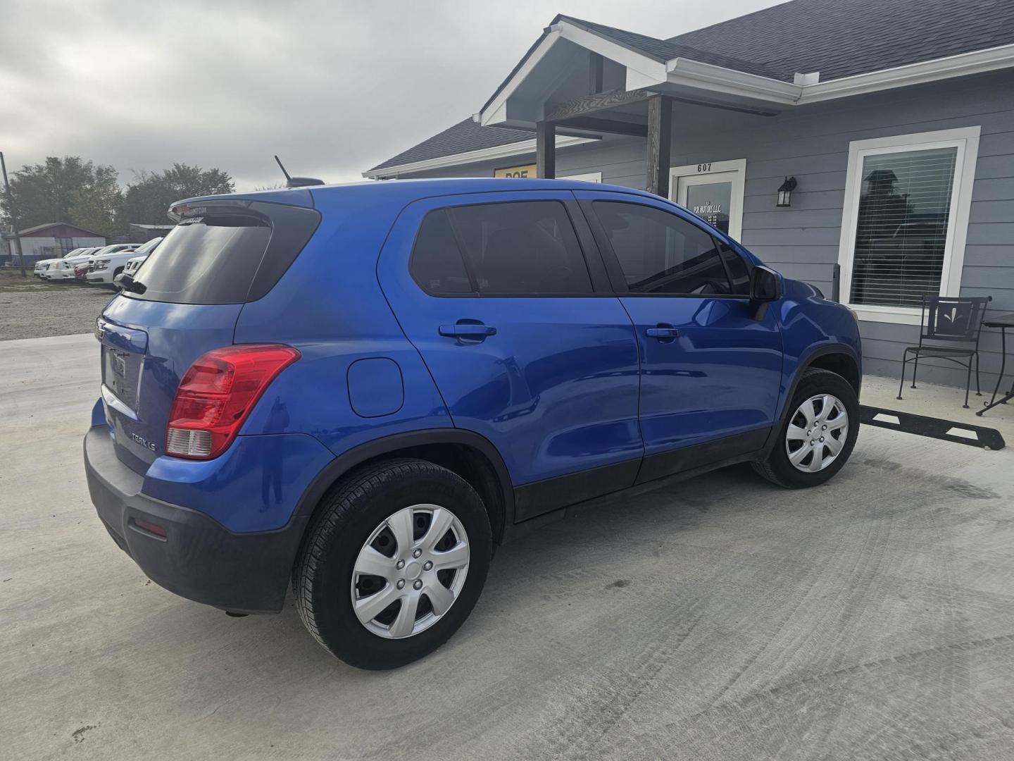 2015 BLUE Chevrolet Trax LS FWD (KL7CJKSB7FB) with an 1.4L L4 DOHC 16V FFV engine, located at 607 S Seven Points BLVD, Seven Points, TX, 75143, (430) 255-4030, 32.313934, -96.207932 - Photo#2