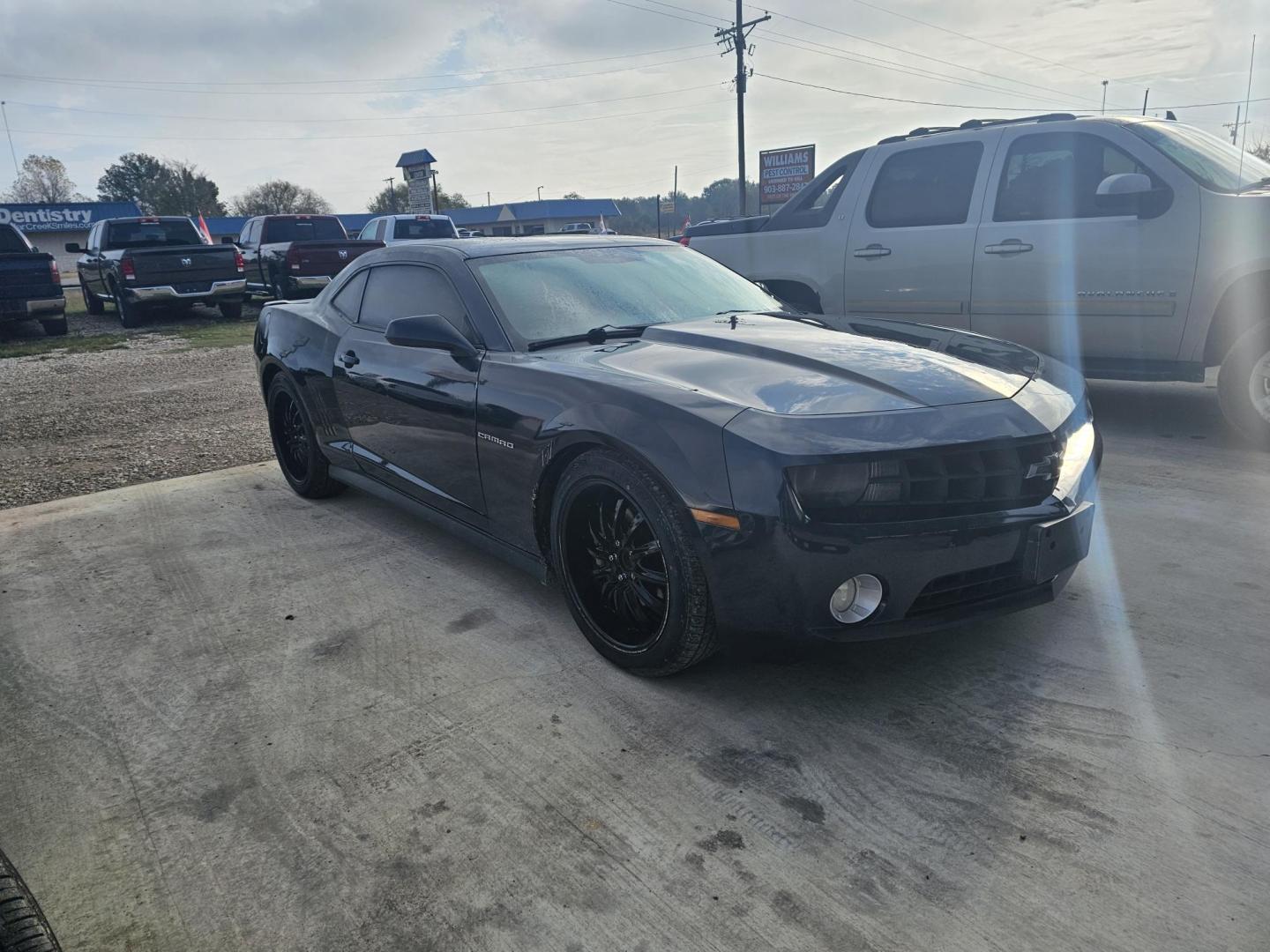 2013 BLUE Chevrolet Camaro Coupe 2LT (2G1FC1E32D9) with an 3.6L V6 DOHC 24V FFV engine, 6-Speed Automatic transmission, located at 607 S Seven Points BLVD, Seven Points, TX, 75143, (430) 255-4030, 32.313934, -96.207932 - Photo#1