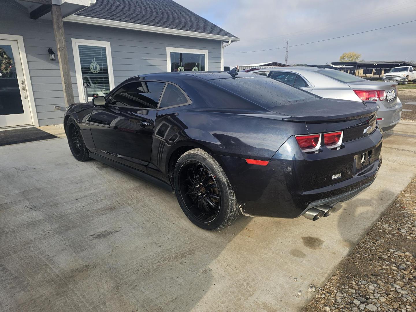 2013 BLUE Chevrolet Camaro Coupe 2LT (2G1FC1E32D9) with an 3.6L V6 DOHC 24V FFV engine, 6-Speed Automatic transmission, located at 607 S Seven Points BLVD, Seven Points, TX, 75143, (430) 255-4030, 32.313934, -96.207932 - Photo#3