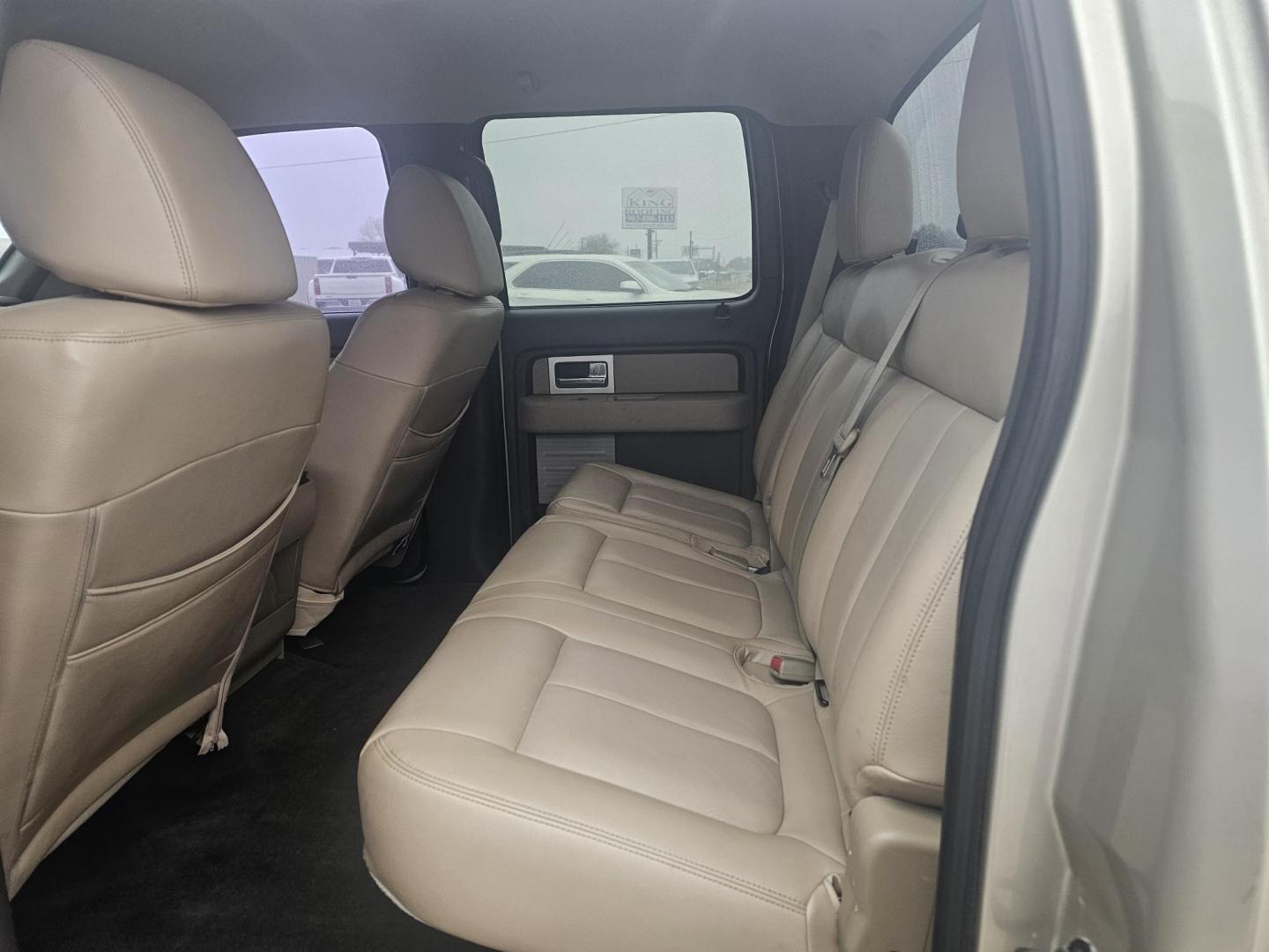 2010 TAN Ford F-150 Lariat SuperCrew 5.5-ft. Bed 2WD (1FTEW1C80AF) with an 4.6L V8 SOHC 24V engine, 4-Speed Automatic transmission, located at 607 S Seven Points BLVD, Seven Points, TX, 75143, (430) 255-4030, 32.313934, -96.207932 - Photo#5