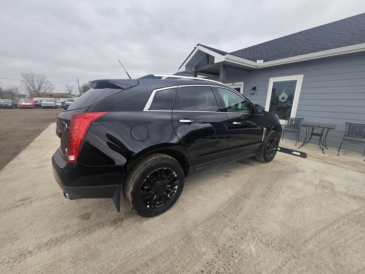 2014 BLACK Cadillac SRX Luxury Collection FWD (3GYFNBE37ES) with an 3.6L V6 DOHC 24V FFV engine, 6-Speed Automatic transmission, located at 607 S Seven Points BLVD, Seven Points, TX, 75143, (430) 255-4030, 32.313934, -96.207932 - Photo#2