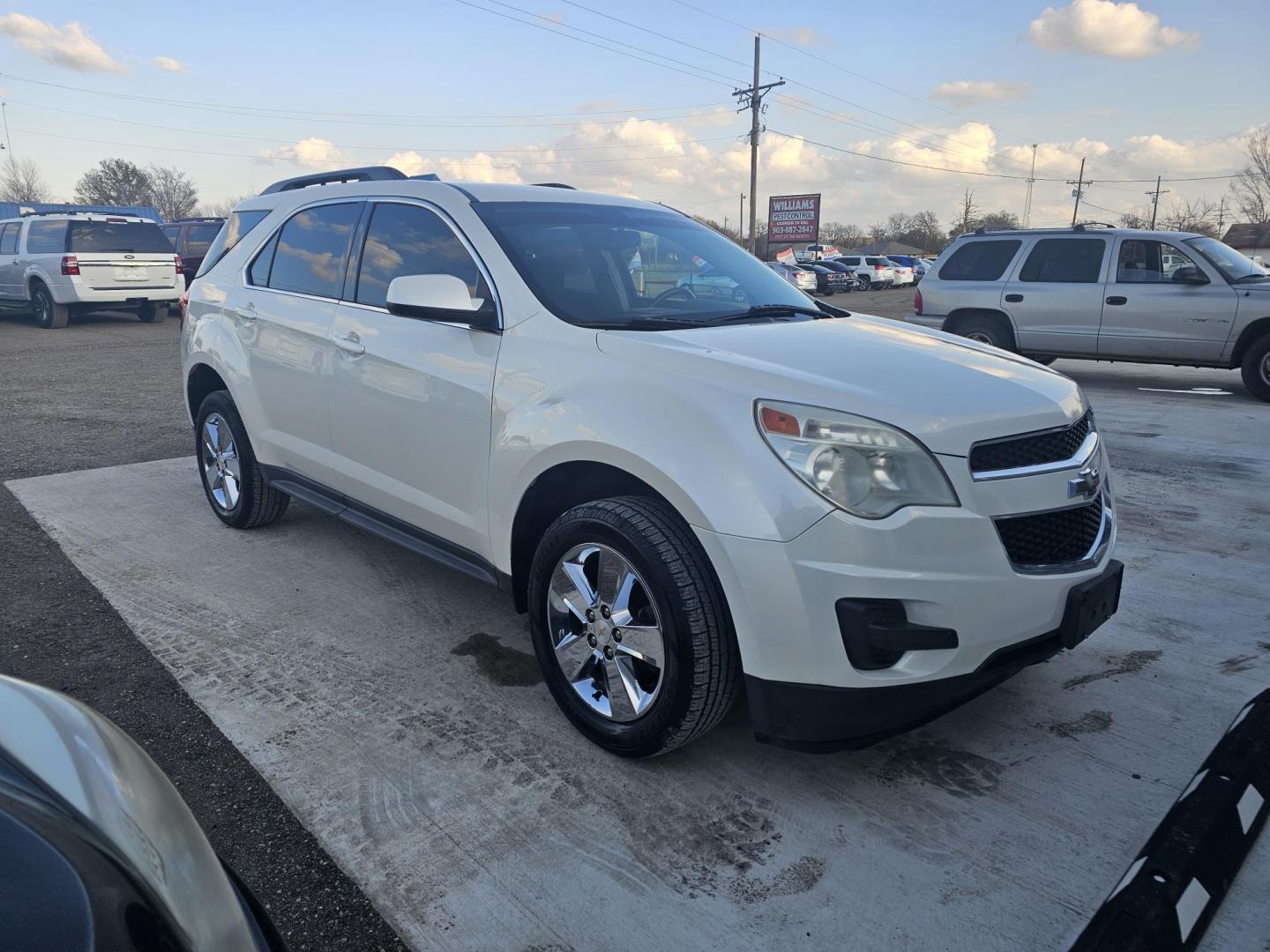 2013 WHITE Chevrolet Equinox 1LT 2WD (1GNALDEK8DZ) with an 2.4L L4 DOHC 16V engine, 6-Speed Automatic transmission, located at 607 S Seven Points BLVD, Seven Points, TX, 75143, (430) 255-4030, 32.313934, -96.207932 - Photo#1