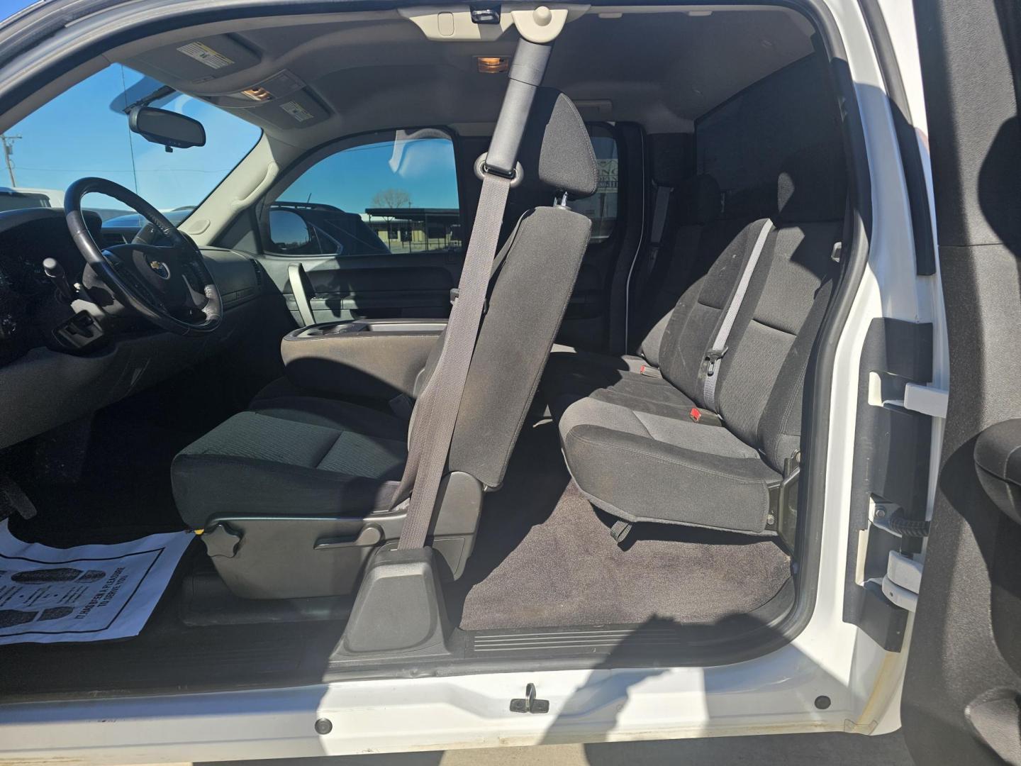 2010 WHITE Chevrolet Silverado 1500 LS Extended Cab 2WD (1GCSCREA5AZ) with an 4.8L V8 OHV 16V engine, 4-Speed Automatic transmission, located at 607 S Seven Points BLVD, Seven Points, TX, 75143, (430) 255-4030, 32.313934, -96.207932 - Photo#5