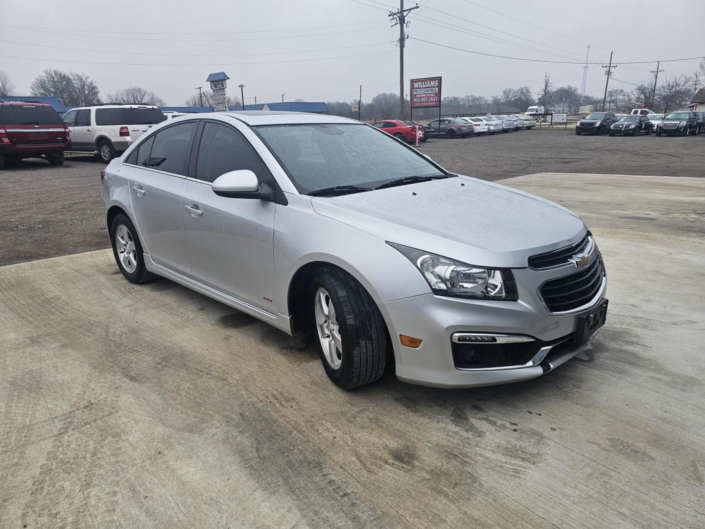 2015 SILVER Chevrolet Cruze 1LT Auto (1G1PC5SB4F7) with an 1.4L L4 DOHC 16V TURBO engine, 6-Speed Automatic transmission, located at 607 S Seven Points BLVD, Seven Points, TX, 75143, (430) 255-4030, 32.313934, -96.207932 - Photo#1