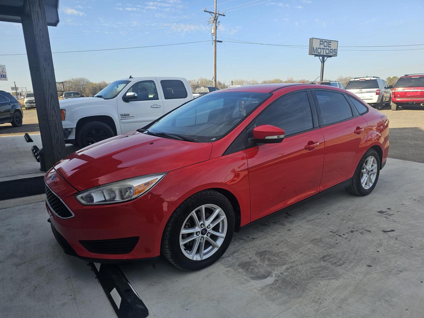 2016 RED Ford Focus SE Sedan (1FADP3F29GL) with an 2.0L L4 DOHC 16V engine, located at 607 S Seven Points BLVD, Seven Points, TX, 75143, (430) 255-4030, 32.313934, -96.207932 - Photo#0