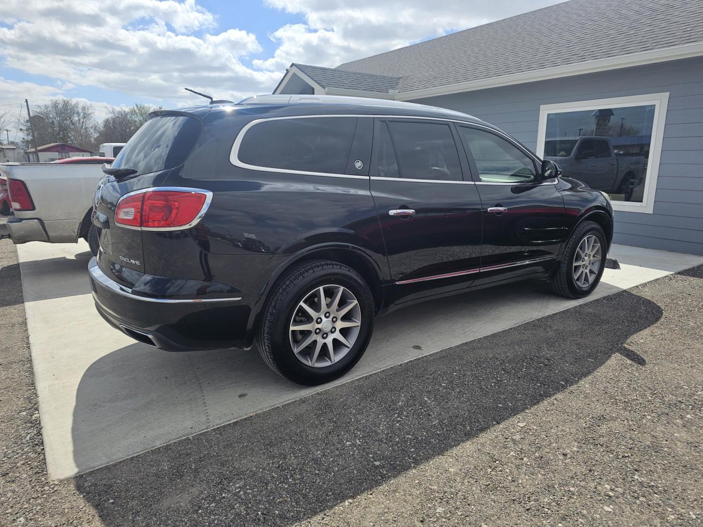 2017 BLACK Buick Enclave Leather FWD (5GAKRBKD5HJ) with an 3.6L V6 DOHC 24V engine, 6A transmission, located at 607 S Seven Points BLVD, Seven Points, TX, 75143, (430) 255-4030, 32.313934, -96.207932 - Photo#2