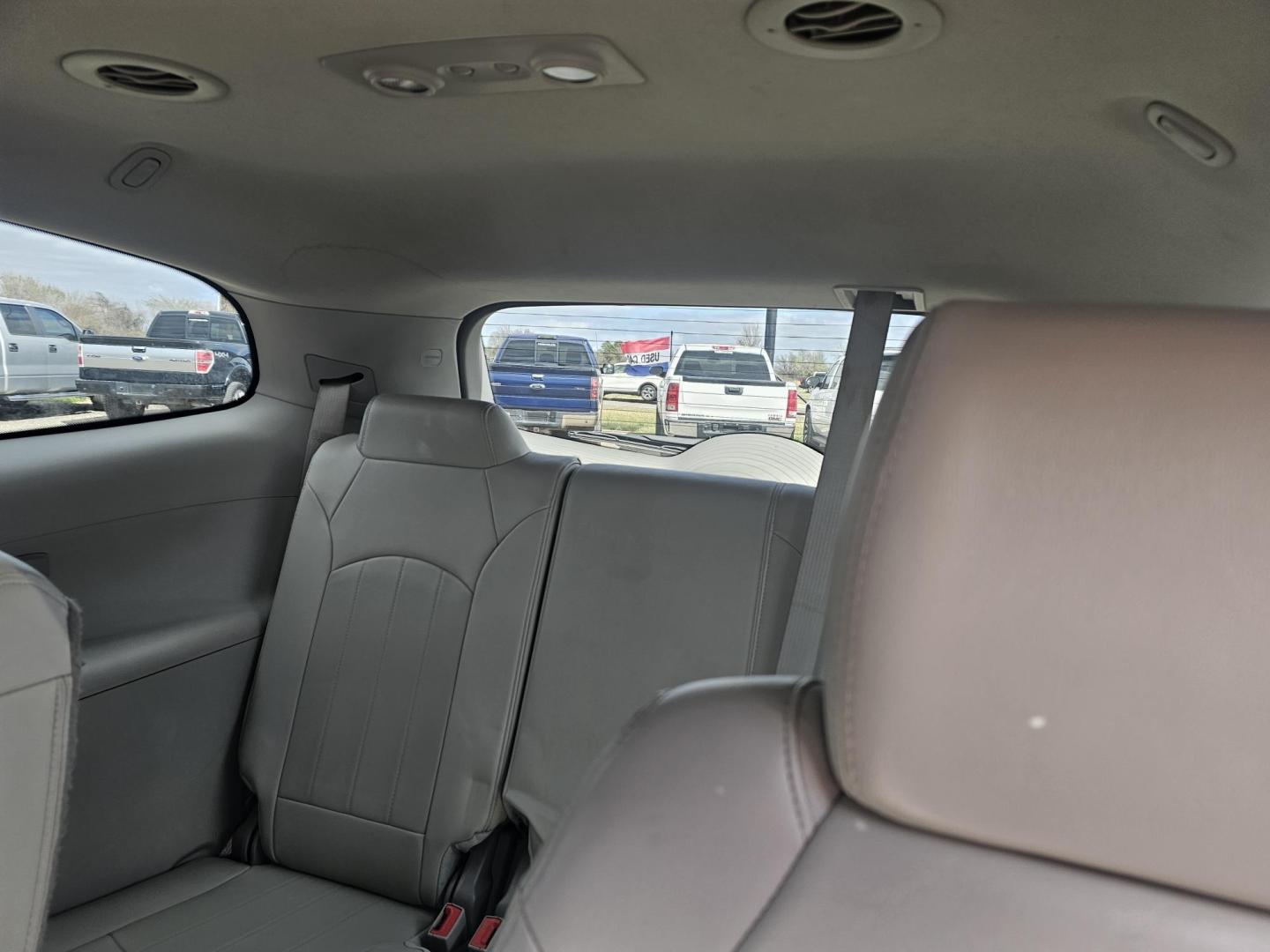 2017 BLACK Buick Enclave Leather FWD (5GAKRBKD5HJ) with an 3.6L V6 DOHC 24V engine, 6A transmission, located at 607 S Seven Points BLVD, Seven Points, TX, 75143, (430) 255-4030, 32.313934, -96.207932 - Photo#6