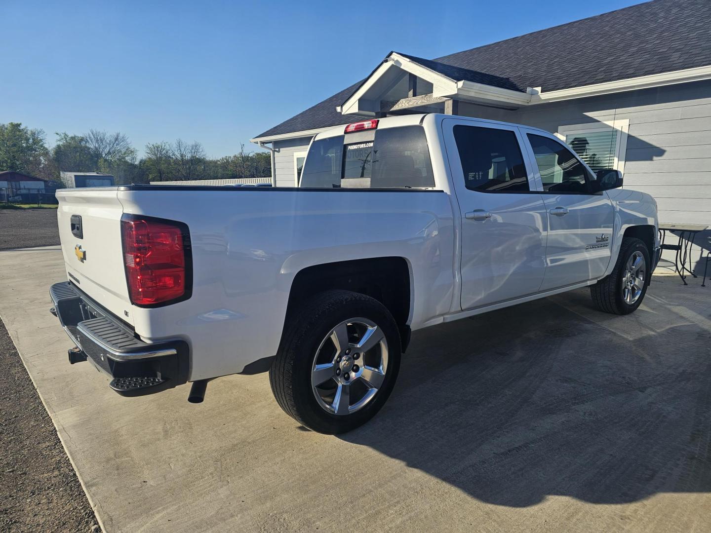 2014 WHITE Chevrolet Silverado 1500 1LT Crew Cab 2WD (3GCPCREC4EG) with an 4.8L V8 OHV 16V engine, 6-Speed Automatic transmission, located at 607 S Seven Points BLVD, Seven Points, TX, 75143, (430) 255-4030, 32.313934, -96.207932 - Photo#2