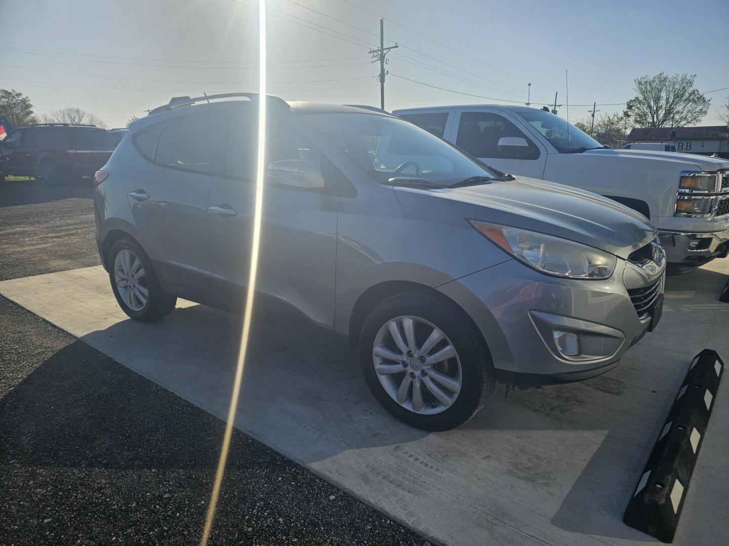 2011 GRAY Hyundai Tucson Limited 2WD (KM8JU3AC8BU) with an 2.4L L4 DOHC 16V engine, 6-Speed Automatic transmission, located at 607 S Seven Points BLVD, Seven Points, TX, 75143, (430) 255-4030, 32.313934, -96.207932 - Photo#1