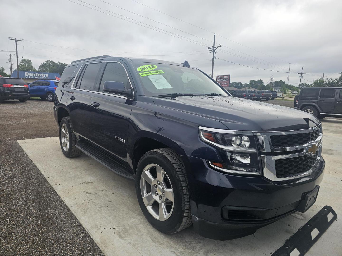 2018 BLUE Chevrolet Tahoe LT 2WD (1GNSCBKC5JR) with an 5.3L V8 OHV 16V engine, 6A transmission, located at 607 S Seven Points BLVD, Seven Points, TX, 75143, (430) 255-4030, 32.313934, -96.207932 - Photo#1