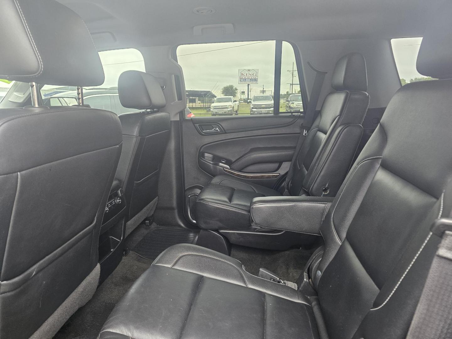 2018 BLUE Chevrolet Tahoe LT 2WD (1GNSCBKC5JR) with an 5.3L V8 OHV 16V engine, 6A transmission, located at 607 S Seven Points BLVD, Seven Points, TX, 75143, (430) 255-4030, 32.313934, -96.207932 - Photo#5