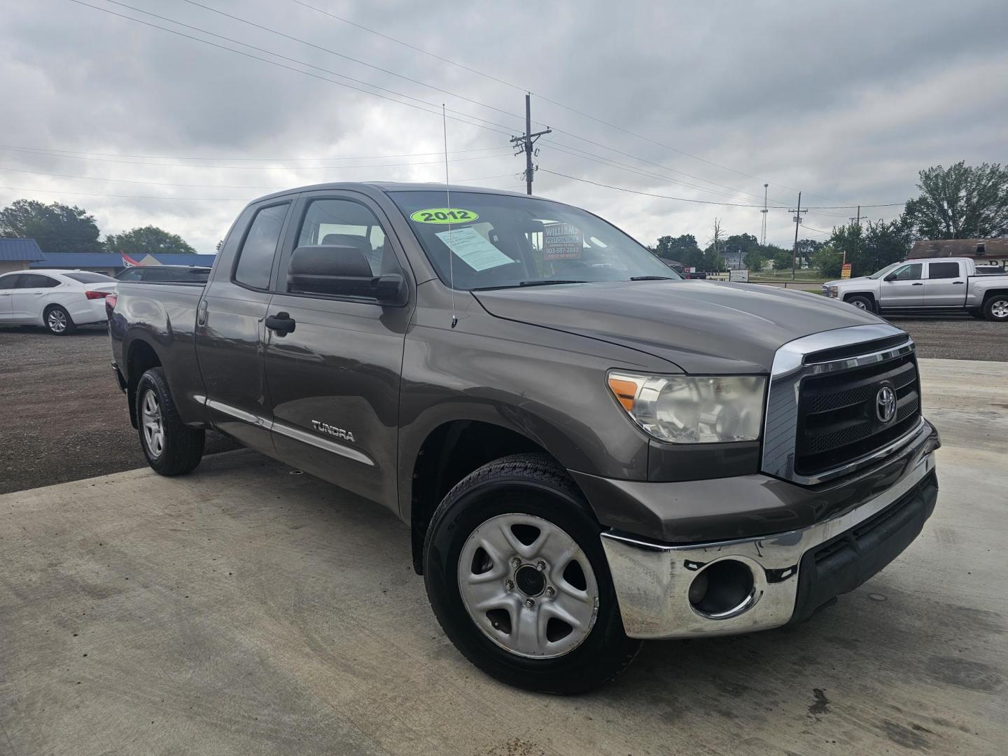 2012 DARK GRAY Toyota Tundra Tundra-Grade Double Cab 4.6L 2WD (5TFRM5F17CX) with an 4.6L V8 DOHC 32V engine, 5-Speed Automatic Overdrive transmission, located at 607 S Seven Points BLVD, Seven Points, TX, 75143, (430) 255-4030, 32.313934, -96.207932 - Photo#1