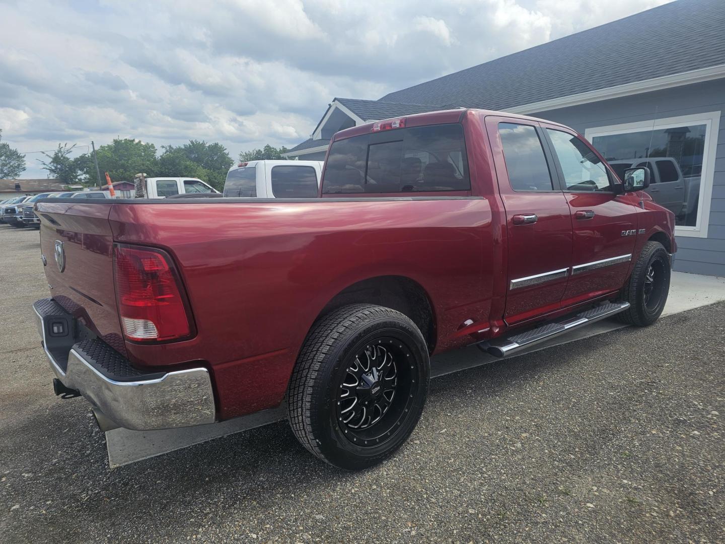 2010 MAROON Dodge Ram 1500 Laramie Quad Cab 2WD (1D7RB1GT5AS) with an 5.7L V8 OHV 16V engine, 5-Speed Automatic transmission, located at 607 S Seven Points BLVD, Seven Points, TX, 75143, (430) 255-4030, 32.313934, -96.207932 - Photo#2