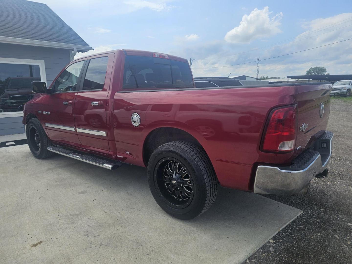 2010 MAROON Dodge Ram 1500 Laramie Quad Cab 2WD (1D7RB1GT5AS) with an 5.7L V8 OHV 16V engine, 5-Speed Automatic transmission, located at 607 S Seven Points BLVD, Seven Points, TX, 75143, (430) 255-4030, 32.313934, -96.207932 - Photo#3