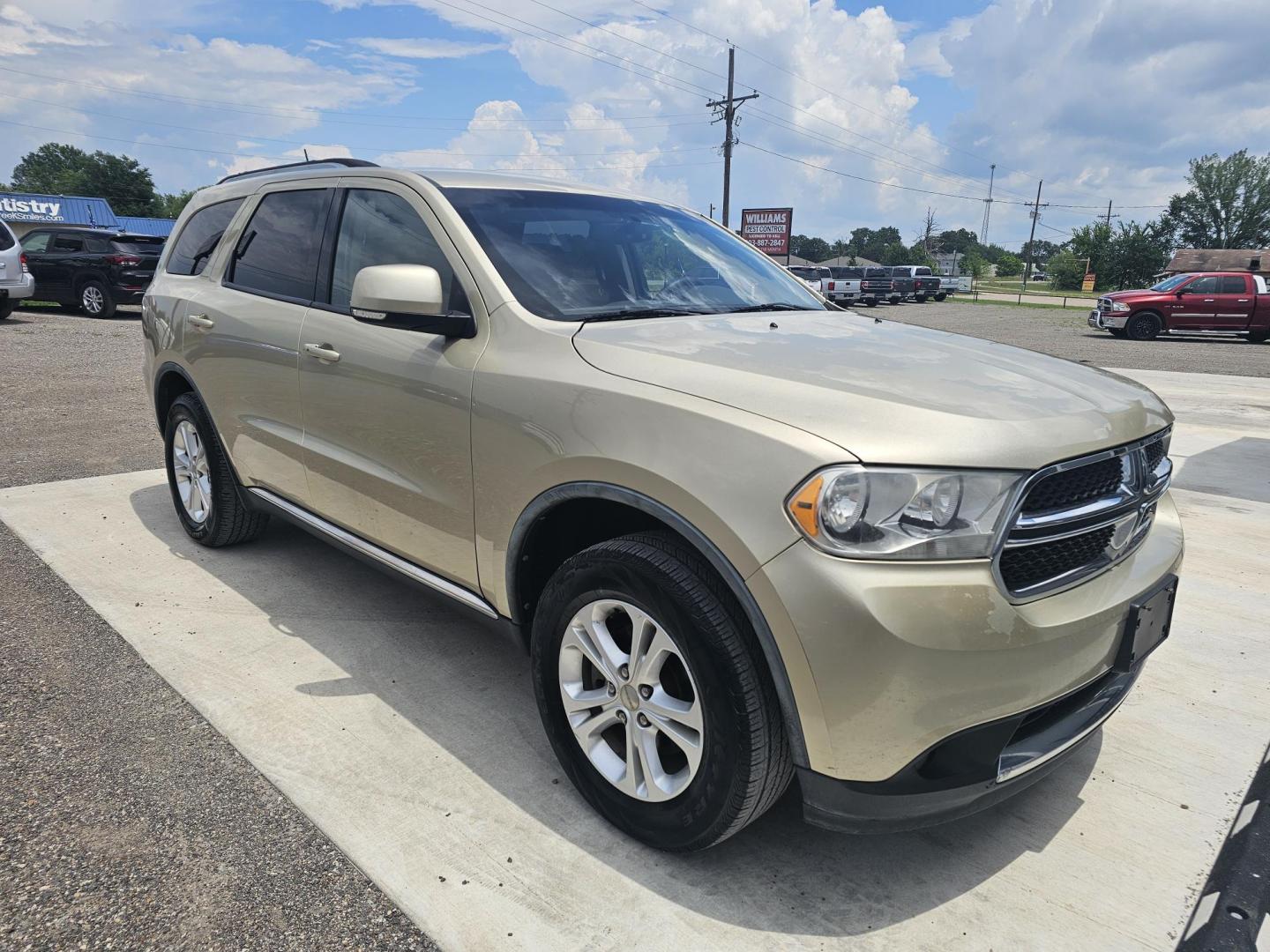 2011 GOLD Dodge Durango Crew 2WD (1D4RD4GG4BC) with an 3.6L V6 DOHC 24V engine, located at 607 S Seven Points BLVD, Seven Points, TX, 75143, (430) 255-4030, 32.313934, -96.207932 - Photo#1