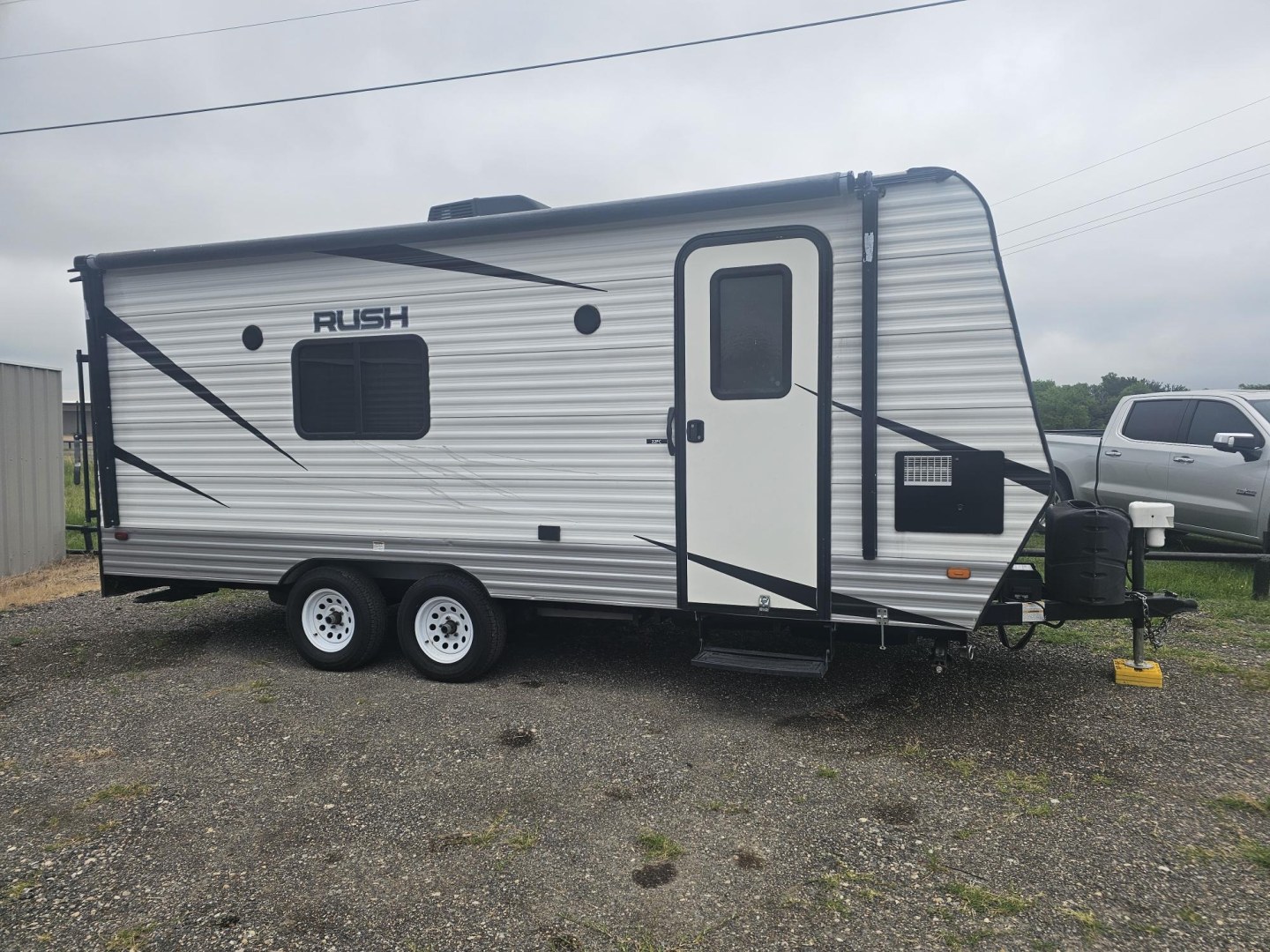 2020 (7J3R1E220LW) , located at 607 S Seven Points BLVD, Seven Points, TX, 75143, (430) 255-4030, 32.313934, -96.207932- Photo#0
