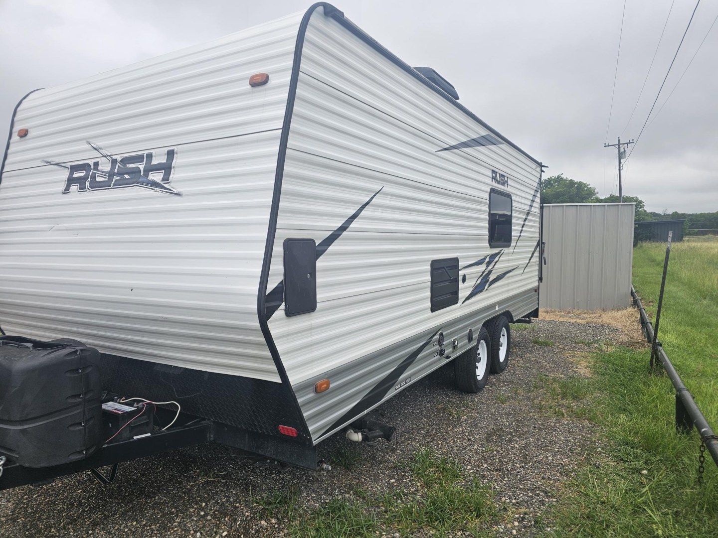 2020 (7J3R1E220LW) , located at 607 S Seven Points BLVD, Seven Points, TX, 75143, (430) 255-4030, 32.313934, -96.207932- Photo#2