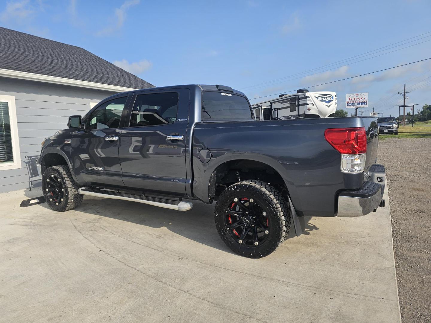 2010 BLUE Toyota Tundra Limited 5.7L FFV CrewMax 4WD (5TFHW5F19AX) with an 5.7L V8 DOHC 32V FFV engine, 6-Speed Automatic Overdrive transmission, located at 607 S Seven Points BLVD, Seven Points, TX, 75143, (430) 255-4030, 32.313934, -96.207932 - Photo#3