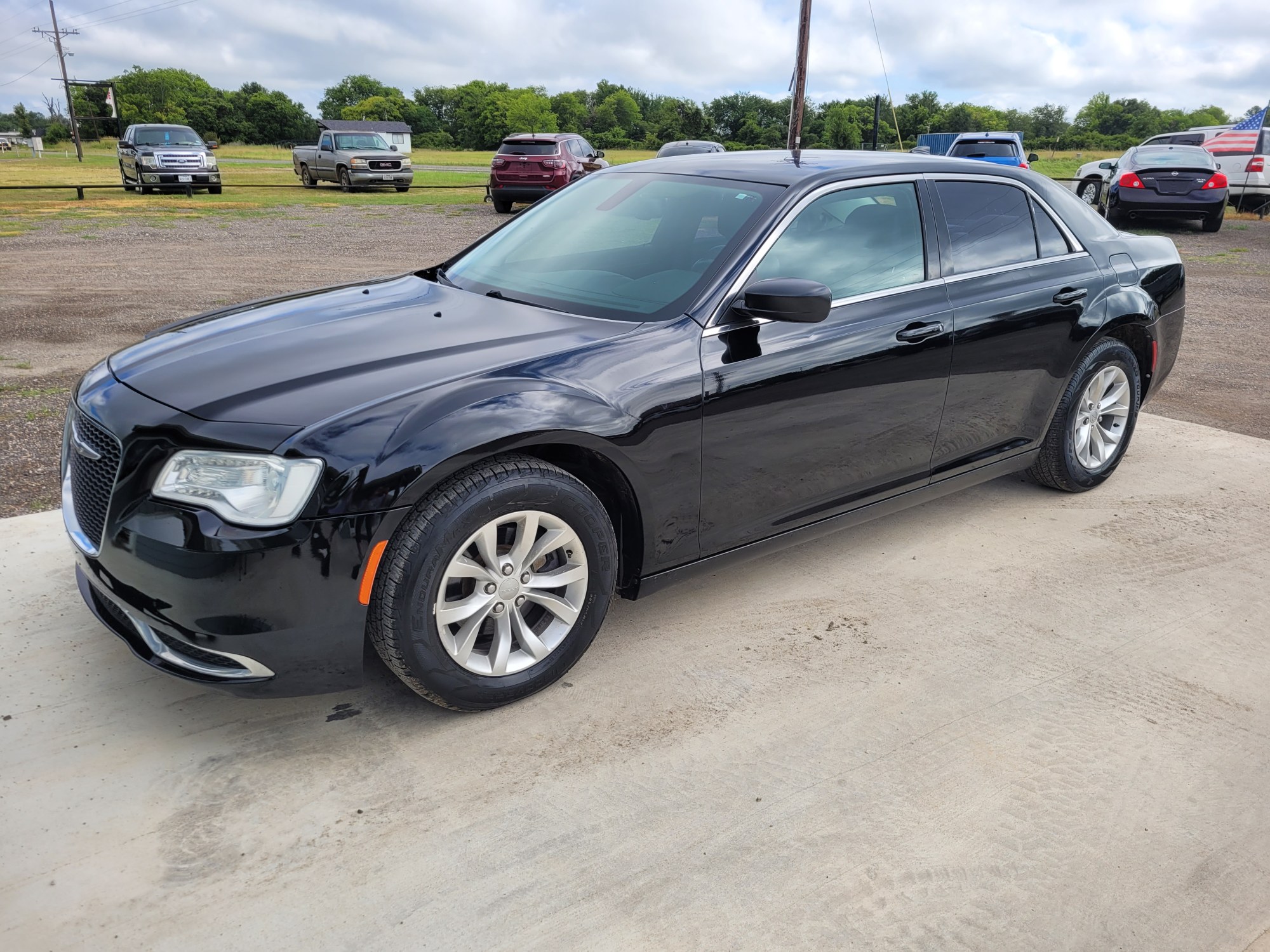 photo of 2015 Chrysler 300 Limited RWD