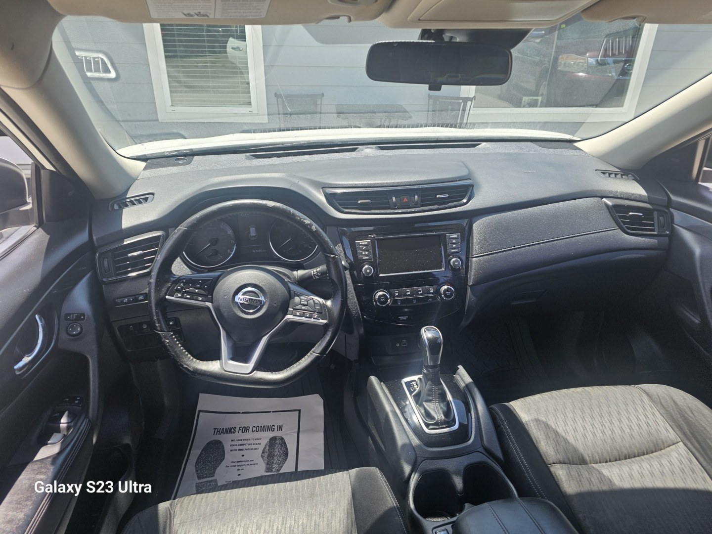 2020 WHITE Nissan Rogue S 2WD (JN8AT2MT9LW) with an 2.5L L4 DOHC 16V engine, CVT transmission, located at 607 S Seven Points BLVD, Seven Points, TX, 75143, (430) 255-4030, 32.313934, -96.207932- Photo#4