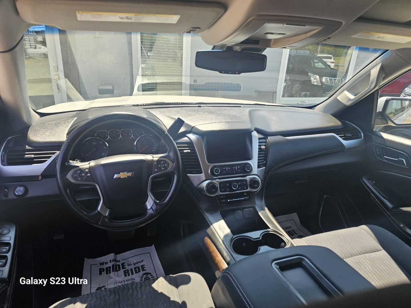 2017 SILVER Chevrolet Tahoe LS 2WD (1GNSCAKC4HR) with an 5.3L V8 OHV 16V engine, 6A transmission, located at 607 S Seven Points BLVD, Seven Points, TX, 75143, (430) 255-4030, 32.313934, -96.207932- Photo#4