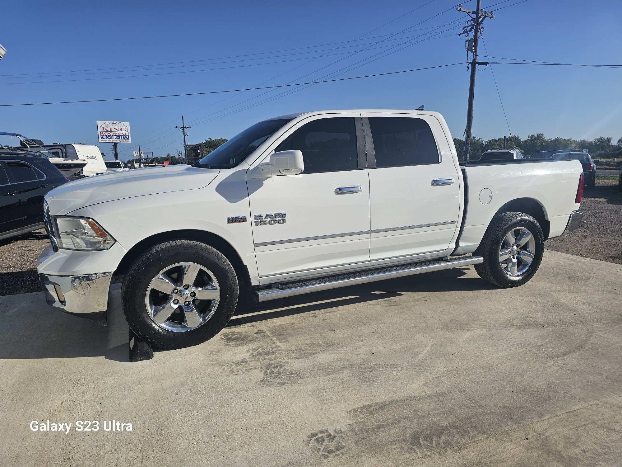 photo of 2017 RAM 1500 SLT Crew Cab SWB 4WD