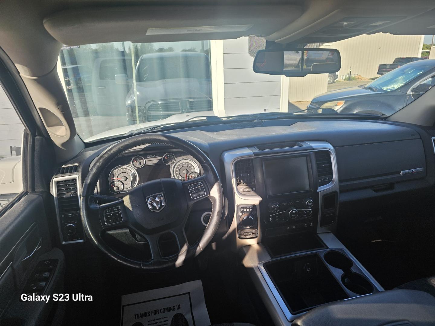2017 WHITE RAM 1500 SLT Crew Cab SWB 4WD (1C6RR7LT5HS) with an 5.7L V8 OHV 16V engine, 8A transmission, located at 607 S Seven Points BLVD, Seven Points, TX, 75143, (430) 255-4030, 32.313934, -96.207932- Photo#4