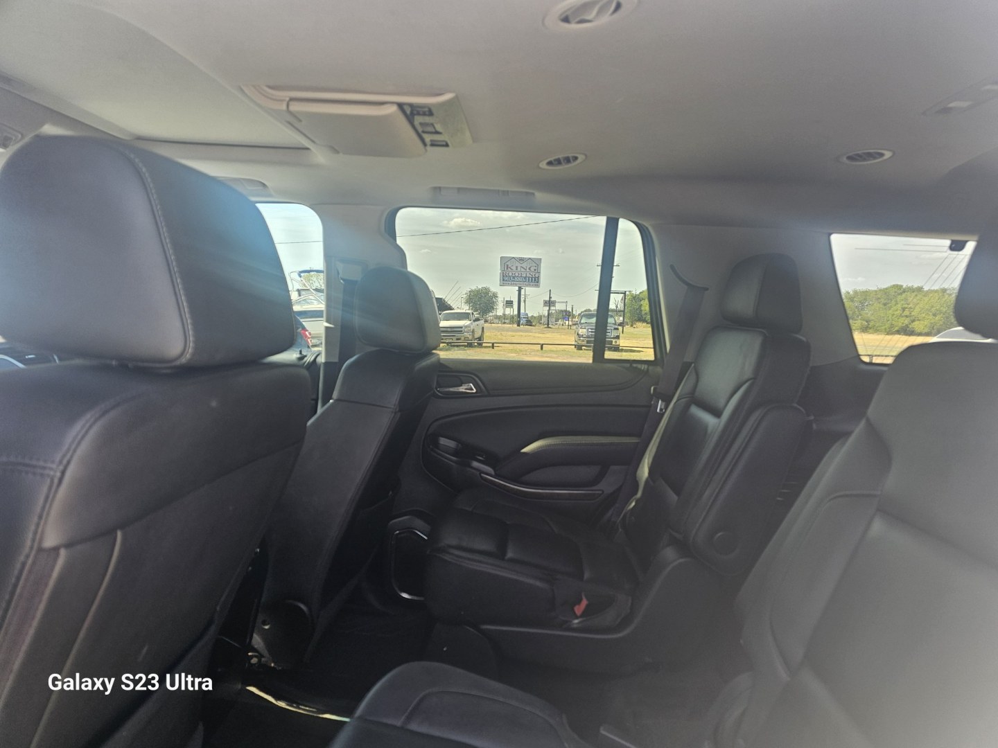 2017 WHITE Chevrolet Tahoe LT 2WD (1GNSCBKC4HR) with an 5.3L V8 OHV 16V engine, 6A transmission, located at 607 S Seven Points BLVD, Seven Points, TX, 75143, (430) 255-4030, 32.313934, -96.207932- Photo#5