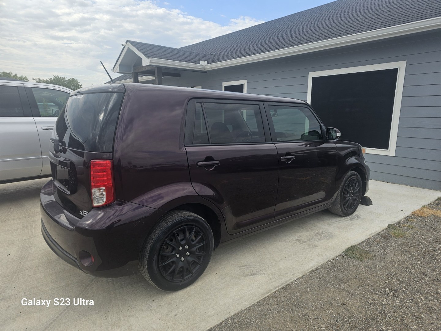 2014 PURPLE Scion xB 5-Door Wagon 5-Spd MT (JTLZE4FE6EJ) with an 2.4L L4 DOHC 16V engine, 5-Speed Manual transmission, located at 607 S Seven Points BLVD, Seven Points, TX, 75143, (430) 255-4030, 32.313934, -96.207932- Photo#2