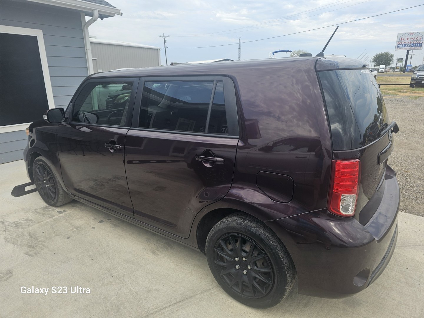 2014 PURPLE Scion xB 5-Door Wagon 5-Spd MT (JTLZE4FE6EJ) with an 2.4L L4 DOHC 16V engine, 5-Speed Manual transmission, located at 607 S Seven Points BLVD, Seven Points, TX, 75143, (430) 255-4030, 32.313934, -96.207932- Photo#3