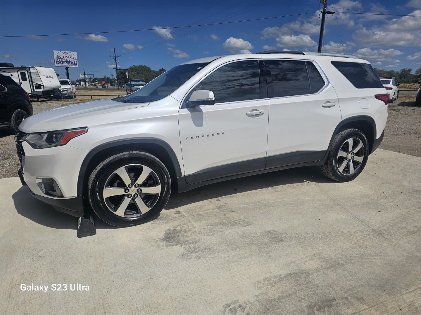2018 WHITE Chevrolet Traverse LT Leather FWD (1GNERHKW9JJ) with an 3.6L V6 DOHC 24V engine, 9A transmission, located at 607 S Seven Points BLVD, Seven Points, TX, 75143, (430) 255-4030, 32.313934, -96.207932- Photo#0