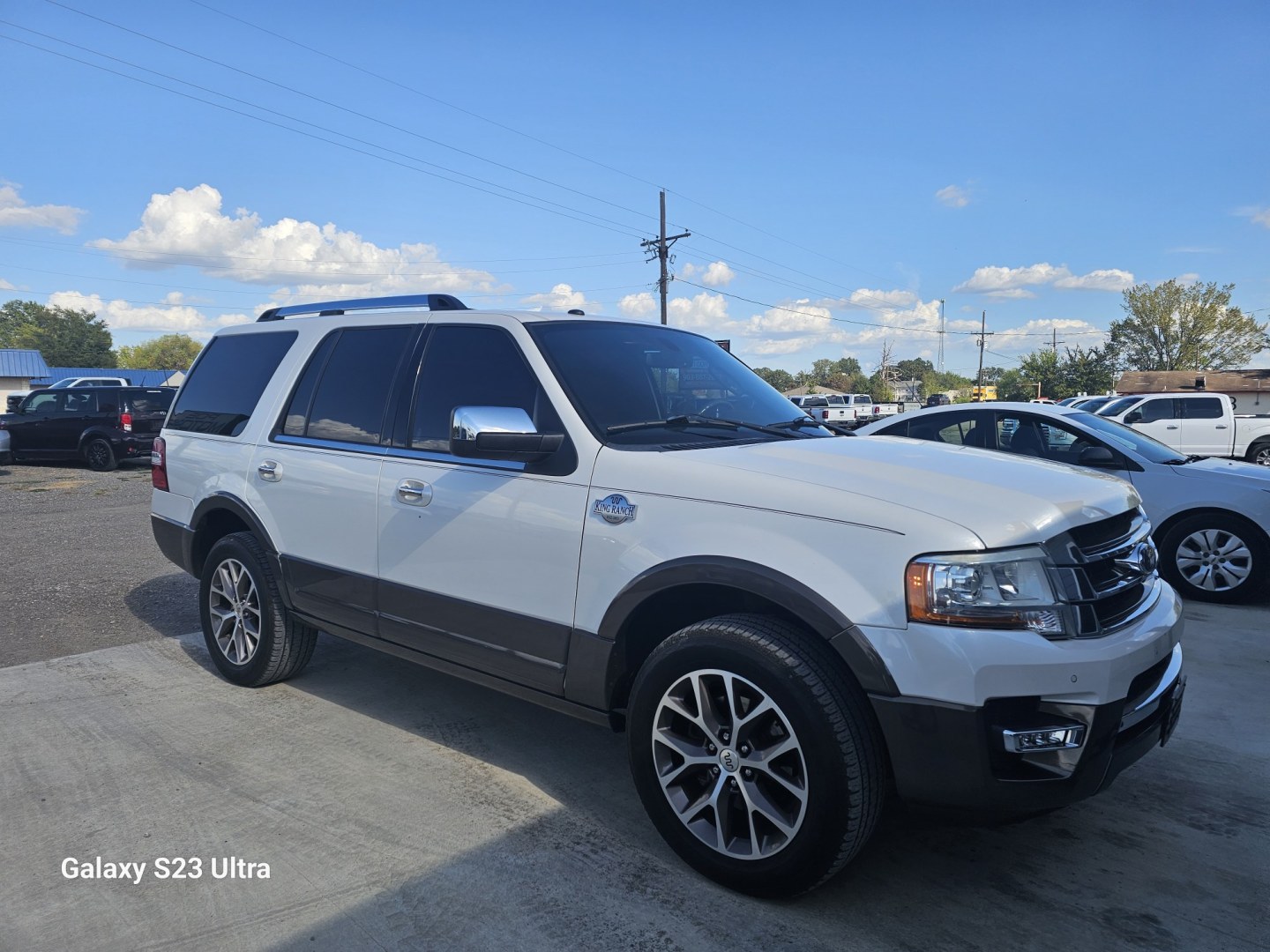 2016 WHITE Ford Expedition KING RANCH 2WD (1FMJU1HTXGE) with an 3.5L V6 DOHC 24V FFV engine, 6A transmission, located at 607 S Seven Points BLVD, Seven Points, TX, 75143, (430) 255-4030, 32.313934, -96.207932- Photo#1