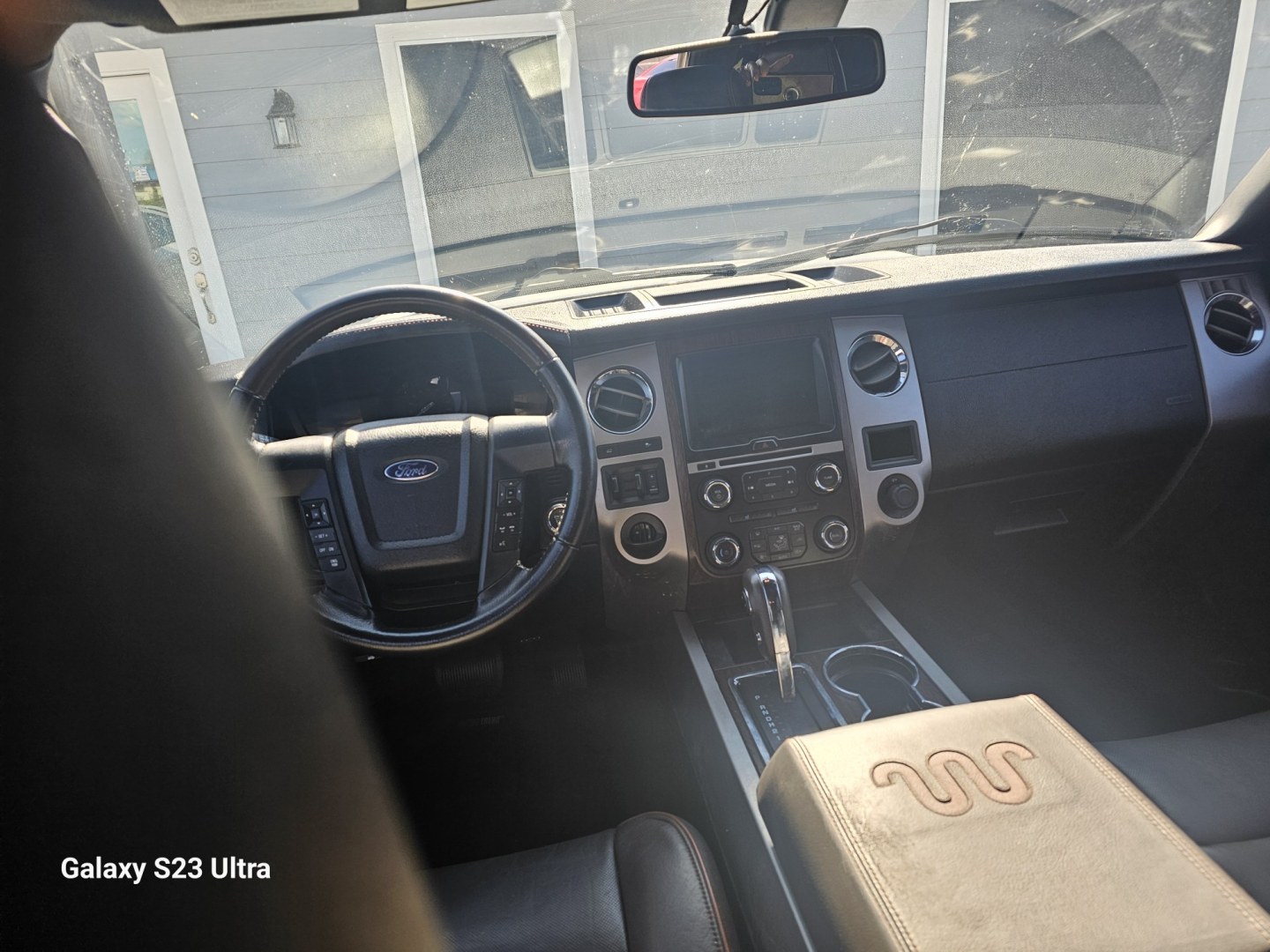 2016 WHITE Ford Expedition KING RANCH 2WD (1FMJU1HTXGE) with an 3.5L V6 DOHC 24V FFV engine, 6A transmission, located at 607 S Seven Points BLVD, Seven Points, TX, 75143, (430) 255-4030, 32.313934, -96.207932- Photo#4