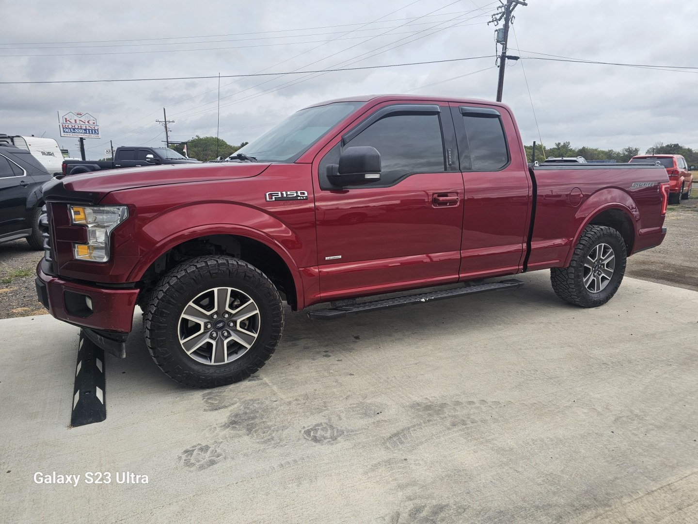 2017 RED Ford F-150 XL SuperCab 8-ft. 2WD (1FTEX1CP4HF) with an 2.7L V6 DOHC 24V engine, 6A transmission, located at 607 S Seven Points BLVD, Seven Points, TX, 75143, (430) 255-4030, 32.313934, -96.207932- Photo#0