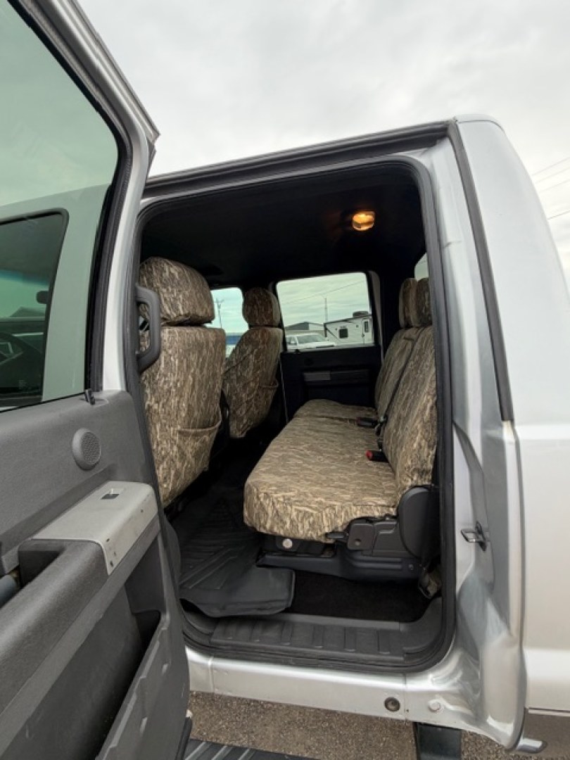 2012 SILVER Ford F-350 SD King Ranch Crew Cab 4WD (1FT8W3BT7CE) with an 6.7L V8 OHV 16V DIESEL engine, 6-Speed Automatic transmission, located at 607 S Seven Points BLVD, Seven Points, TX, 75143, (430) 255-4030, 32.313934, -96.207932- Photo#5