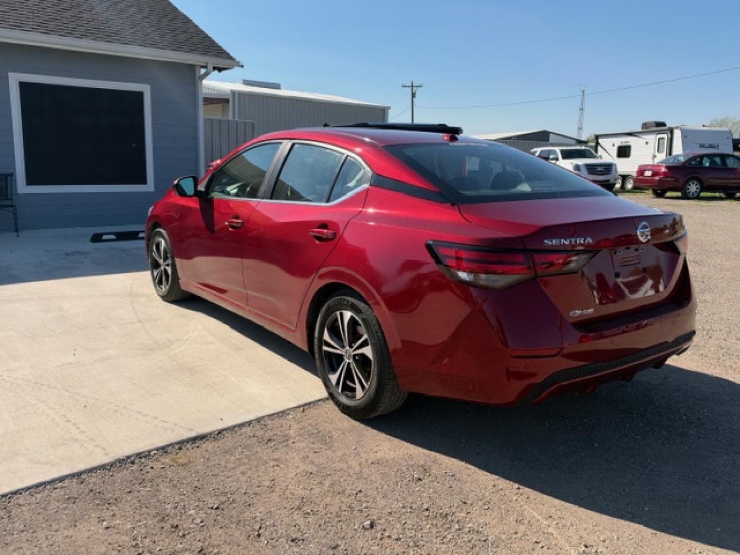 2022 RED Nissan Sentra SV (3N1AB8CV7NY) with an 2.0L L4 SFI DOHC 16V engine, CVT transmission, located at 607 S Seven Points BLVD, Seven Points, TX, 75143, (430) 255-4030, 32.313934, -96.207932- Photo#1