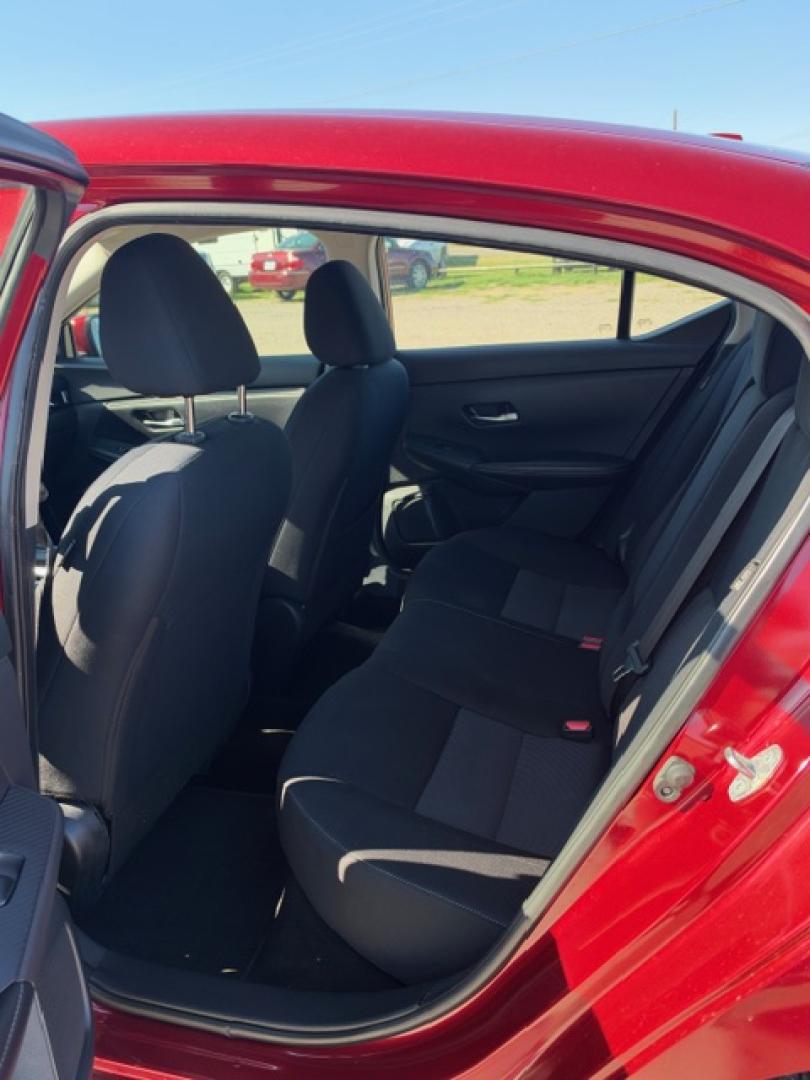 2022 RED Nissan Sentra SV (3N1AB8CV7NY) with an 2.0L L4 SFI DOHC 16V engine, CVT transmission, located at 607 S Seven Points BLVD, Seven Points, TX, 75143, (430) 255-4030, 32.313934, -96.207932- Photo#5
