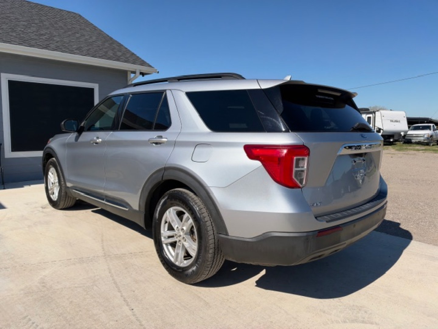 2020 SILVER Ford Explorer XLT 2WD (1FMSK7DH3LG) with an 2.3L L4 DOHC 16V engine, 10A transmission, located at 607 S Seven Points BLVD, Seven Points, TX, 75143, (430) 255-4030, 32.313934, -96.207932- Photo#3